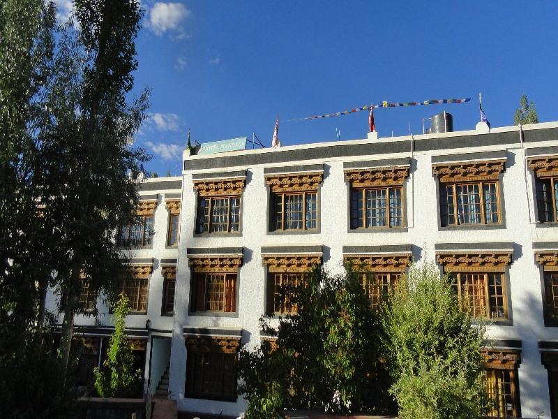 Mandala Hotel Leh Bagian luar foto