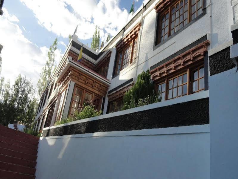 Mandala Hotel Leh Bagian luar foto