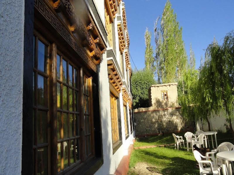 Mandala Hotel Leh Bagian luar foto